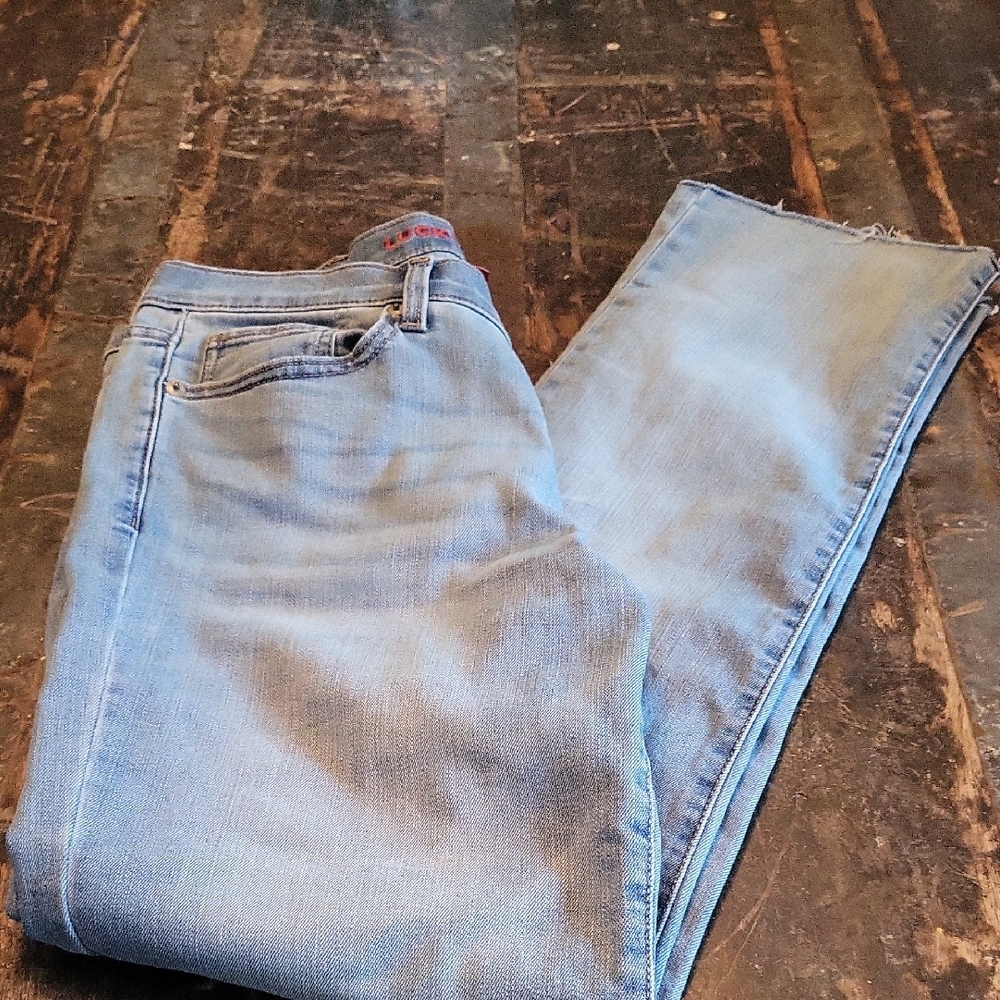 Lucky Brand Light Blue Straight Leg Jeans - Picture 4 of 7